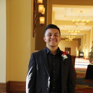 Meet your Posher, Carlos